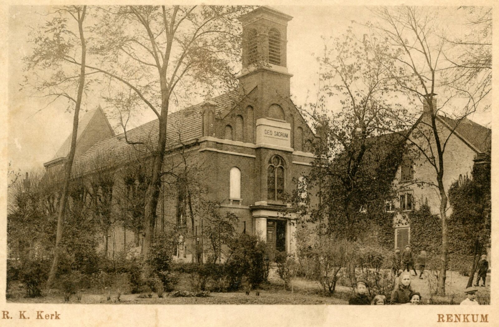 Renkum Bokkedijk Dorpsstraat RK kerkje Prentbriefkaart Uitgave A Noppen 1922 Collectie Jan Bos 1